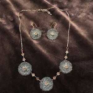 4/$15 Pretty bead necklace and earring set